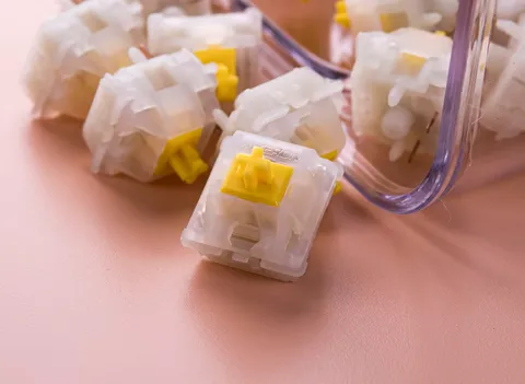 Gateron Milky Yellow Pro 4
